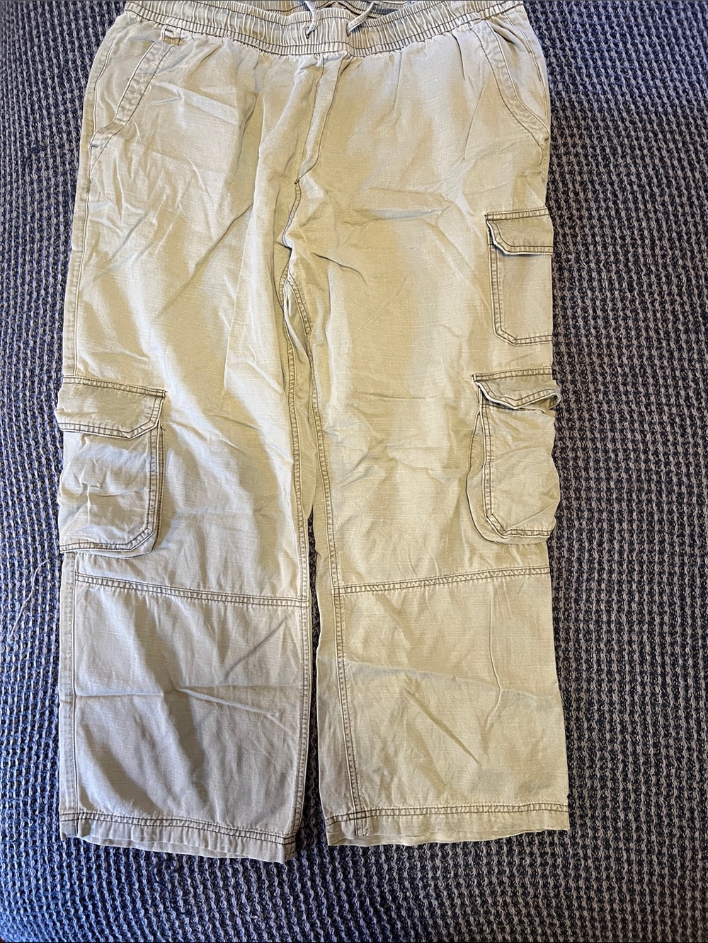 Old Navy Women’s Khaki/ green Cargo Pants with Elastic Waist xl